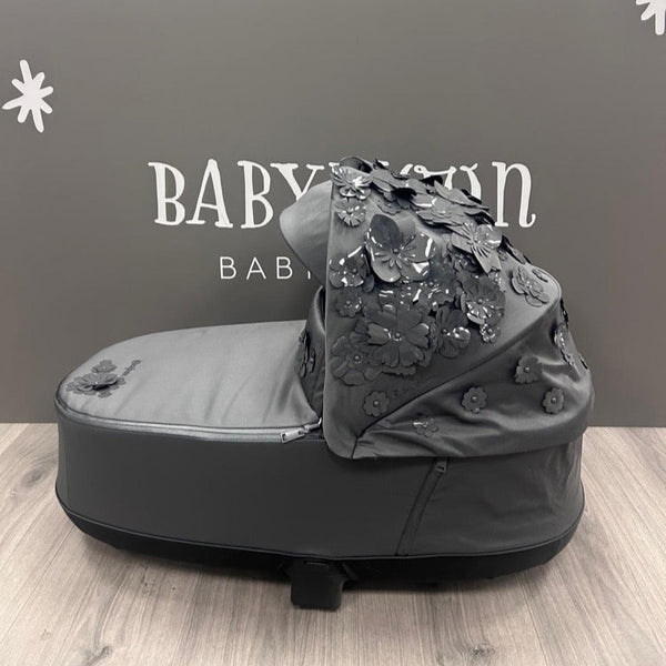 Ex-Display Priam 1 Carrycot - Simply Flowers Grey